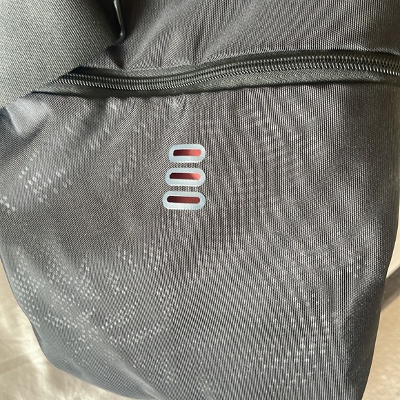 Adidas duffle bag - Picture 7 of 7